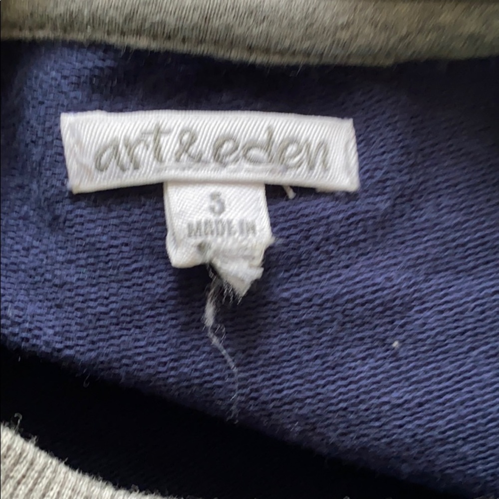 art & eden Blue & Gray Patch Pullover - 5 - Picture 5 of 7